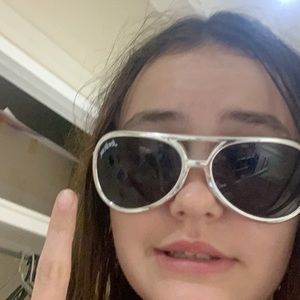 Meet your Posher, Isabella